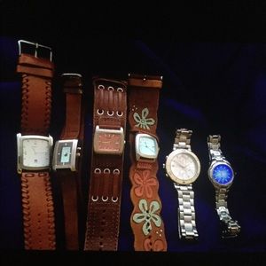 6 Fossil Watches